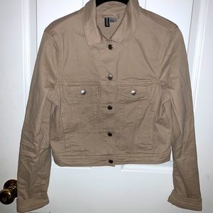 Super cute cropped utility jacket